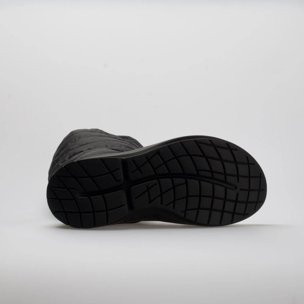 OOFOS Oomg Boot Women's Black/Black 4 OOFOS Oomg Boot Women's Black/Black - Image 4